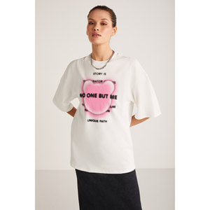 ETHIQUET BUG T-shirt da donna a maniche corte, vestibilità oversize, taglio ampio, con dettagli stampati, 100% cotone organico - Product Image 1