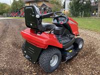 Tondeuse à gazon haute performance Hercules HT 110-22DH rouge, haute productivité, moteur, boîte de vitesses, garantie de 2 ans, 274 kg, pour utilisation en ferme et en jardin