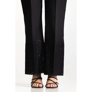 Pantalon évasé décontracté pour femme noir, respirant, léger, taille haute, brodé à la main - Product Image 1