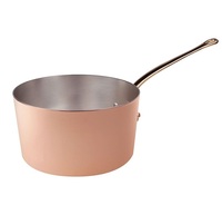 Casserole en acier inoxydable authentique utilisée par les chefs cuisiniers pour les recettes sensibles à la chaleur, résultats de qualité supérieure, préparations traditionnelles