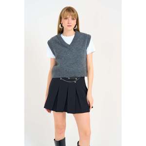 เสื้อสเวตเตอร์คอวีสีแอนทราไซต์แบบเรียบ - Product Image 1