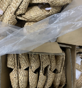 Chaussons en jacinthe d'eau naturelle écologiques pour une utilisation intérieure et hôtelière, chaussures tissées artisanales du Vietnam - Product Image 2