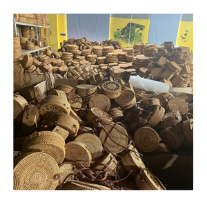 Bolso de ratán hecho a mano Bliss: bolsos de mimbre tejidos de origen vietnamita, accesorio de moda tropical de tendencia para trajes de verano elegantes - Product Image 6