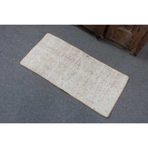 พรมวินเทจตุรกีขนาดเล็ก 1.6x3.3 ฟุต (49x100 ซม.) พรมลายอิคัตสีขาว - Product Image 4