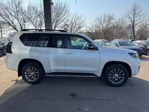 Nuevo Toyota Land Cruiser Edición TEC, 7 Plazas, Transmisión Automática, SUV/Vehículo Todoterreno/Pickup - Product Image 2