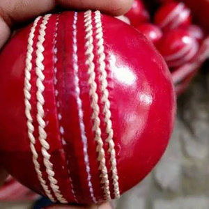 Logotipo personalizado Cricket Hard Ball 156G Estándar internacional Cosido a mano 50 + Overs Balls al por mayor - Product Image 3