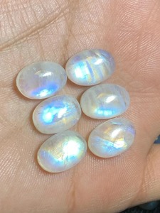Venta al por mayor de cabujones de piedra lunar arcoíris azul llamativo, piedra preciosa natural blanca, pulido en ambos lados, forma ovalada, tercera parte. - Product Image 2