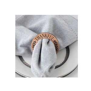 Anillos para servilletas de madera maciza de primera calidad, perfectos para decoración de mesa en estilo rústico, moderno y minimalista, y celebraciones. - Product Image 6