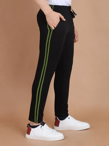Pantalon de survêtement moderne en tricot bouclé de qualité supérieure Leggings en coton de coupe régulière Élastique Confortable Élégant pour les entraînements quotidiens Sorties décontractées - Product Image 4