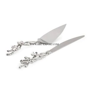 Manufacturer of Stainless Steel Silver Ware Kitchen Decor <b>Cake</b> <b>Server</b> and Knife Standard Designing Table Top Wedding <b>Cake</b> <b>Server</b> - Product Image 1