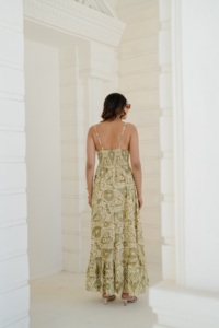 Ensemble assorti imprimé floral olive : haut cache-cœur à manches évasées et jupe midi, 100 % coton lavable, idéal pour les voyages estivaux en bord de mer - Product Image 2