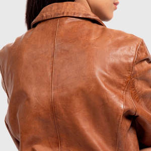 Diseño de cuello personalizado Chaqueta de cuero de moda de mujer a prueba de viento Chaqueta de cuero de moda de mujer baja Moq - Product Image 4