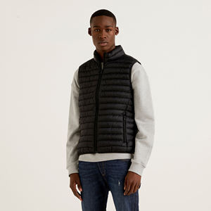 Gilet d'hiver personnalisé pour hommes avec poche zippée Veste en toile et coton sans manches avec logo Gilet bouffant respirant et coupe-vent - Product Image 3