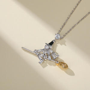 Collier Jeulia en argent sterling avec sorcière sur balai et chaîne à maillons plaquée or - Product Image 6