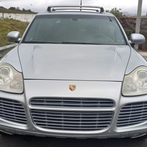 Porsche Cayenne Turbo S 2006 d'occasion, 520 ch, V8 biturbo, transmission intégrale, jantes SportTechno, peu modifiée - Product Image 1