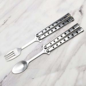 Ensemble de cuillère et fourchette de service à salade design poli brillant poignée portable plaqué argent pour mariage - Product Image 1