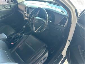 Voiture d'occasion de qualité et abordable, Hyundai Tucson 2.0 Elite 2017, automatique, conduite à droite - Product Image 2