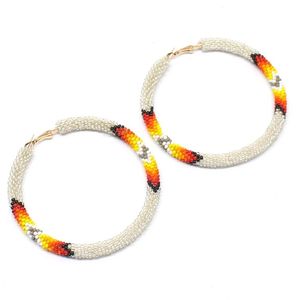 Pendientes Ligeros con Cuentas de Colores Personalizables y Diseño Unisex para Uso Diario - Pendientes Modernos y Elegantes - Product Image 3