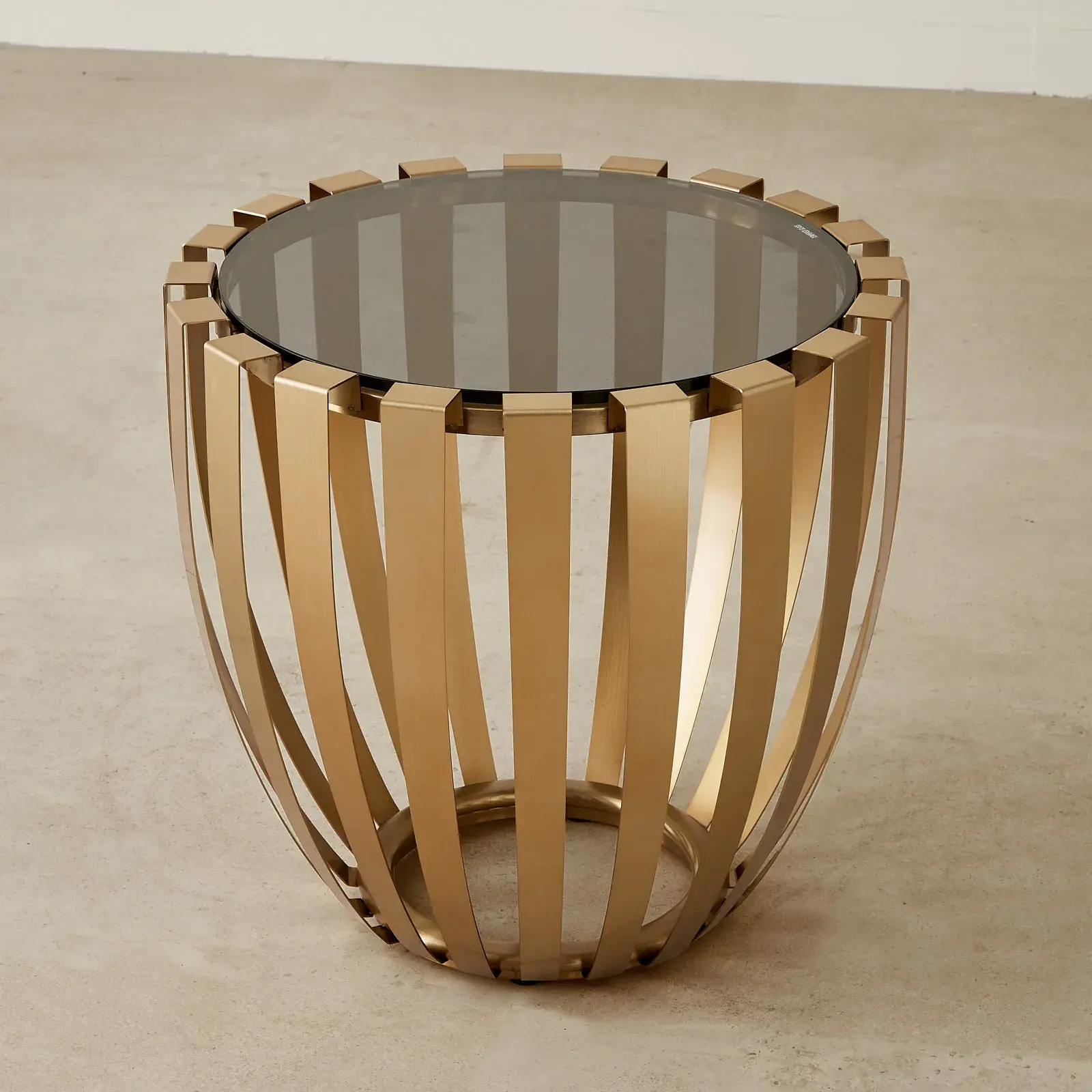 Autres meubles de maison meubles gain de place métal doré plateau en verre table d'appoint ronde petite table d'appoint