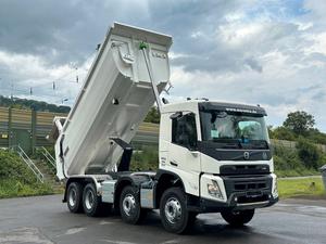 Camión de volteo Volvo FMX 460 8x4 Euro6e Mix MTP con motor diésel de combustión interna de 338 kW (460 HP), capacidad de carga de 41-50 toneladas, 25-30 toneladas de capacidad de carga útil. - Product Image 4