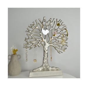 Cette sculpture d'arbre en aluminium haut de gamme rehausse les intérieurs modernes avec des branches artistiques raffinées et un attrait luxueux équilibré. - Product Image 3