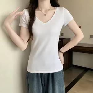 Suministro de fábrica Camisetas para mujer Colores sólidos y cuello en V Mangas cortas Patrones estampados y cuadros Comprimidos Característica al por mayor - Product Image 3