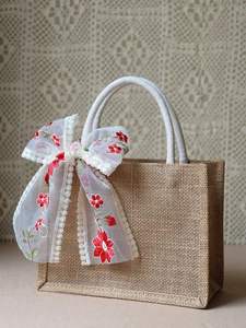 Sac cadeau en jute personnalisé au design élégant, qualité durable de haute qualité, taille disponible, textile imprimé, produit en cuir à vendre - Product Image 6