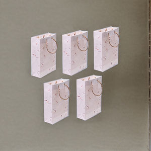 Sacs écologiques élégants pour faveurs de mariage Papier fait main avec impression numérique Emballage entièrement organique plantable Fabriqué en Inde - Product Image 4