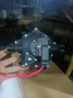 Pompe à eau électrique à diaphragme 24V DC avec support de montage, 70 PSI 24,8 LPM/6,5 GPM auto-amorçante pour camping-car et caravane