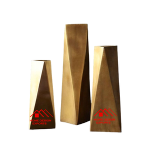 Tableware <b>Flower</b> <b>Vase</b> Hotel Ware Usage Aluminum Casted Custom Best Seller Pyramid Design Tone Abstract <b>Flower</b> <b>Vase</b> Top Quality - Product Image 1