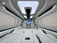 Fourgonnette de direction |   Intérieur blanc, 7 places, conception à cloisonnement complet, phares à LED automatiques à gaz, utilisés pour Hiace