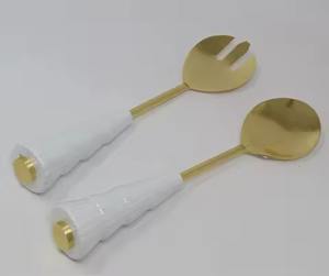 Serveurs à salade en acier inoxydable poli doré faits à la main pour les cuisines et les salles à manger à domicile - Product Image 6