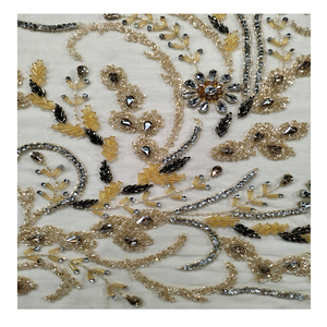 Nuevo Tejido de Encaje Nigeriano de Lujo, Diseño Floral con Cristales Negros, Trabajo en Piedra, 100% Poliéster, 100% Hecho a Mano, para Compromiso - Product Image 5