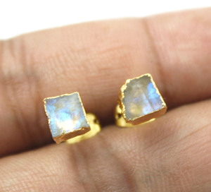 Raw Moonstone Crystal Stud Pendientes Junio Birthstone Oro Galvanizado Bordes - Product Image 1