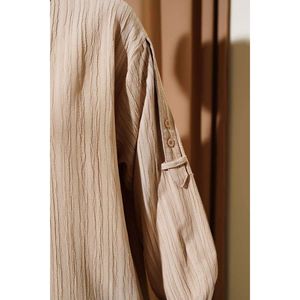 เสื้อเปลือกต้นกับแขนอินทรธนูสีเบจ - Product Image 3