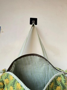 Bolsa de Viaje Tipo Duffel Acolchada Hecha a Mano, Ecológica, con Estampado de Bloques, Tamaño Estándar, Estilo Boho para Mujer - Product Image 5