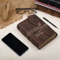 Diario de Viaje Retro Hecho a Mano, 9x7 Pulgadas, Estilo Vintage, Encuadernado con Hilo, Cuaderno de Cuero con Diseño de Flores en Acuarela, Logotipo Grabado, Regalo