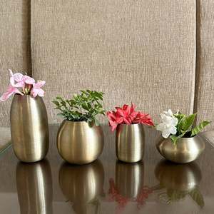 Vase à fleurs rond en aluminium fait main pour la décoration de la maison, mariage et Noël, accessoire durable pour Diwali - Product Image 4