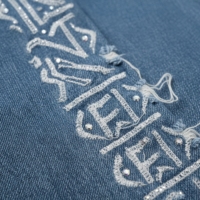 Veste en jean déchiré écologique à col carré pour femme, coupe courte, et jean large à jambe courte – Mode urbaine streetwear haut de gamme
