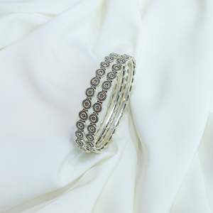 Brazalete Fino de Plata 925 con Diseño Floral de Moneda, Pieza Única de Moh's - Product Image 5