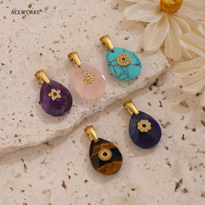 อัญมณีลายทองคำ |   จี้สร้อยคอรูปหยดน้ำประดับหินธรรมชาติลายดอกไม้เคลือบทอง 18K PVD บนสแตนเลสสตีล - Product Image 2