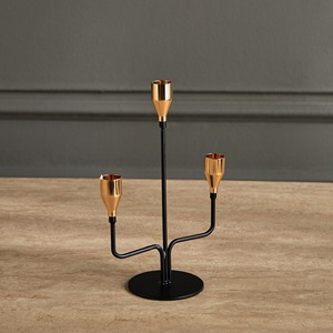 เชิงเทียนตกแต่งที่วางบนโต๊ะที่สง่างามโคมไฟเสาที่ให้คำมั่นสัญญาสำหรับการตกแต่งบ้านที่แสนโรแมนติกแสนสบาย - Product Image 1