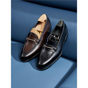 Chaussures décontractées en cuir à bout carré de style anglais pour hommes, chaussures de détente élégantes et antidérapantes - Product Image 1