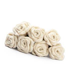 Rosas hechas a mano de lana de fieltro blanco respetuosas con el medio ambiente, duraderas, ligeras, flores decorativas, de Gracias Acción, boda, Navidad, decoración del hogar - Product Image 2