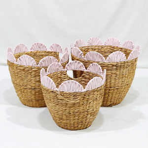 Juego de Cestas Decorativas de Almacenamiento con Borde de Flor de Jacinto de Agua Tejido de Dong Thap, Marca Artex (3 piezas) - Product Image 1