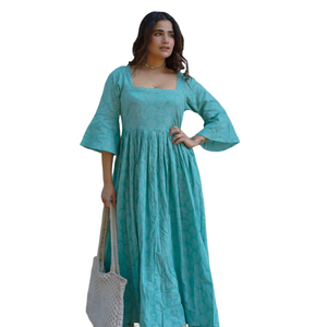 Vestido de Algodón Estampado a Mano Khari Aqua Bloom de Aarini al Mejor Precio al por Mayor - Product Image 1