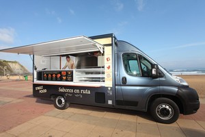 Camiones de Comida Móviles en Venta - Motorizados, Origen EE. UU., Construcción de Fibra de Vidrio y Aluminio, Opción de Barra de Servicio de Comida Rápida y Barbacoa - Product Image 4