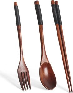 Ensemble de couverts légers en acier inoxydable avec manche en bois, conçu pour une manipulation facile lors des repas, des collations et des rassemblements - Product Image 3