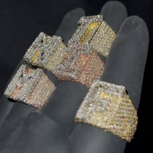 แหวนเพชรแข็งตัวอักษรเริ่มต้นที่กำหนดเอง | 925เงินสเตอร์ลิง | VVS Moissanite | เครื่องประดับฮิปฮอป - Product Image 4