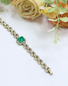 คอลเลกชั่นสวยงามสำหรับผู้หญิงเด็กผู้หญิงหินเคลือบสีทองดีไซน์พิเศษสำหรับงานแต่ง - Product Image 4